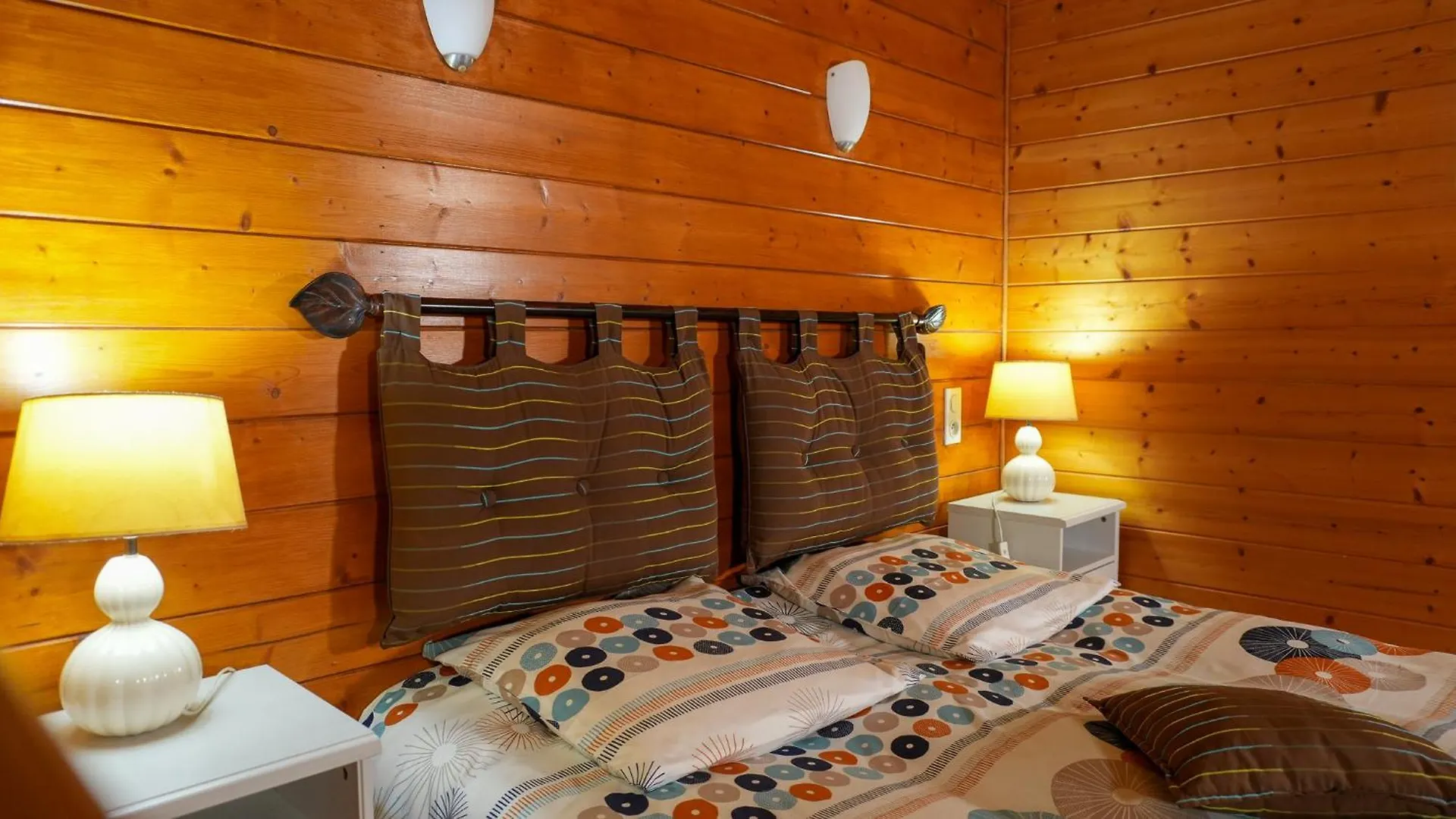 Гостевой дом Ecolodge Les Sentiers Du Lac - Domaine De La Gaia Сорезе Франция