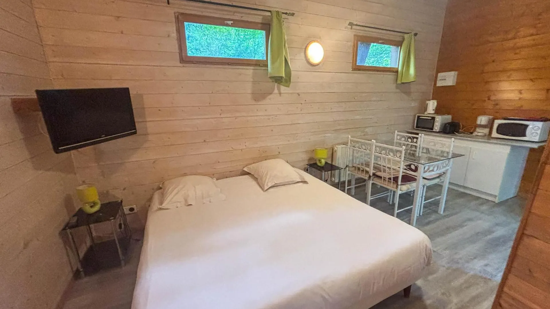 Ecolodge Les Sentiers Du Lac - Domaine De La Gaia Сорезе 0*,  Франция